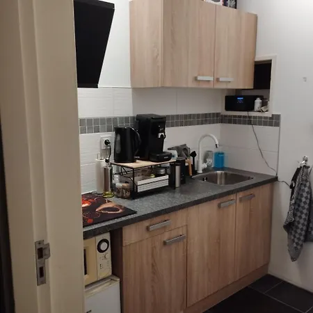 Voormalige Gevangenis Cel Bij Gezond Aan Zee - Toegang Wellnesstuin Meerprijs Bed & Breakfast Ouddorp