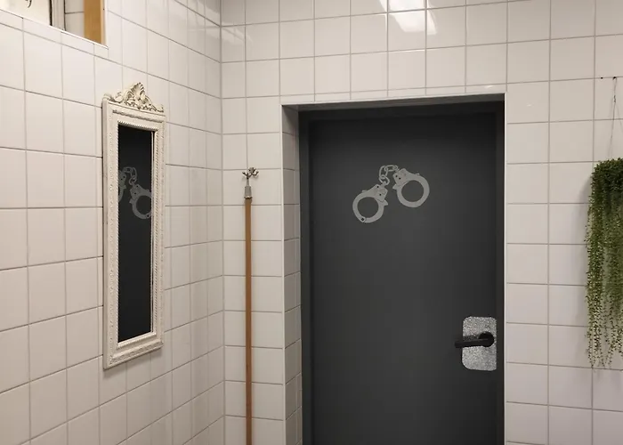 Voormalige Gevangenis Cel Bij Gezond Aan Zee - Toegang Wellnesstuin Meerprijs Ouddorp