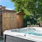 Voormalige Gevangenis Cel Bij Gezond Aan Zee - Toegang Wellnesstuin Meerprijs Bed & Breakfast 3*